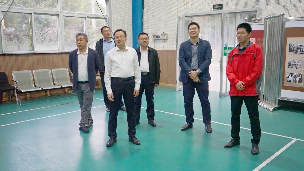 济南市莱芜区政府领导来山青世界调研座谈
